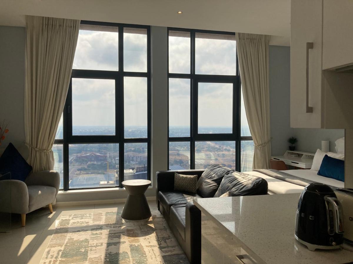 Urban Awe Apartment-Itowers 23Rd Floor Gaborone Exteriör bild