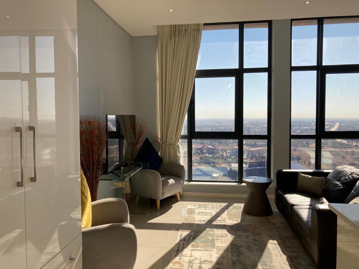 Urban Awe Apartment-Itowers 23Rd Floor Gaborone Exteriör bild